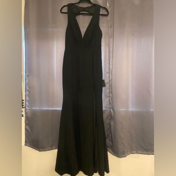 Black formal dress - Picture 2 of 4